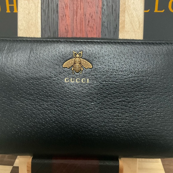 SOLD Gucci Bee Long Zip Wallet - Picture 2 of 10